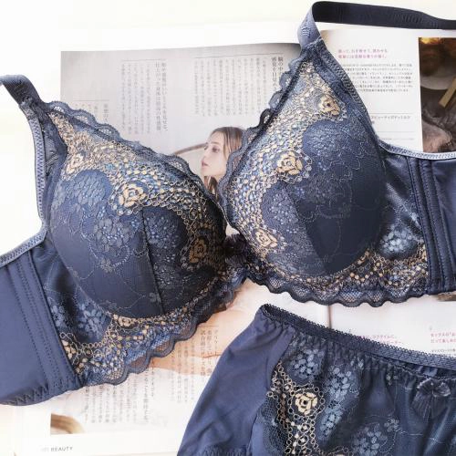 【 Easy to wear without steel rim 】 Cool coffee gauze low spine deep V-underwear