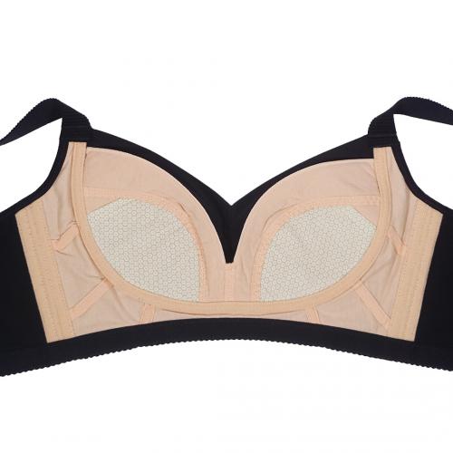 Thin one-piece design without steel ring adjustment type breast bra