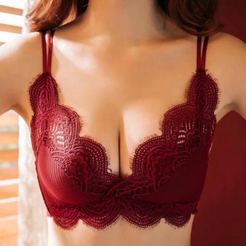 Sexy lace back, comfortable without steel rims, thin top and thick bottom underwear