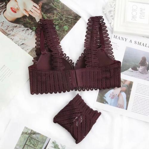 Beautiful and sexy hollow lace deep V thin cup without steel ring wide shoulder strap underwear - Comes with pants as a bonus