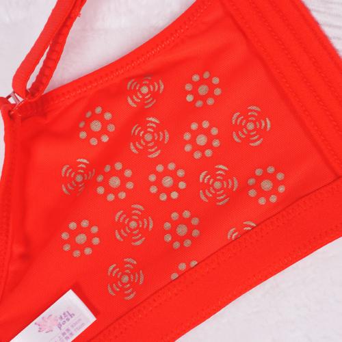 聚攏上托薄款收副乳調整型內衣