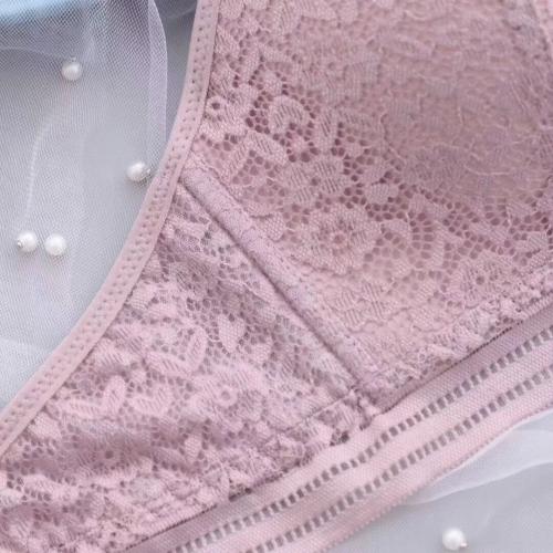 Cross shoulder straps on the chest, sexy lace, comfortable and seamless underwear