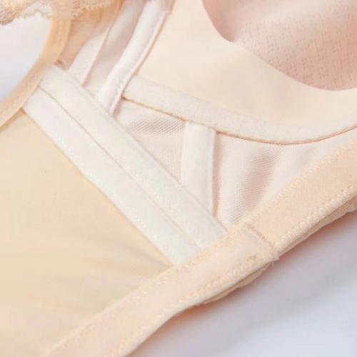 Ultra thin, comfortable, breathable hole, large chest, small and sexy lace gathered seamless underwear