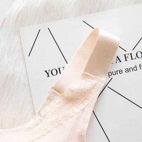 Sexy lace edge, plus size wide shoulder straps, thin design, gathered on top, seamless lingerie