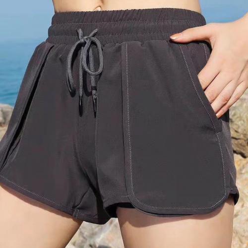 Easy short sports pants - with inner lining to prevent light leakage