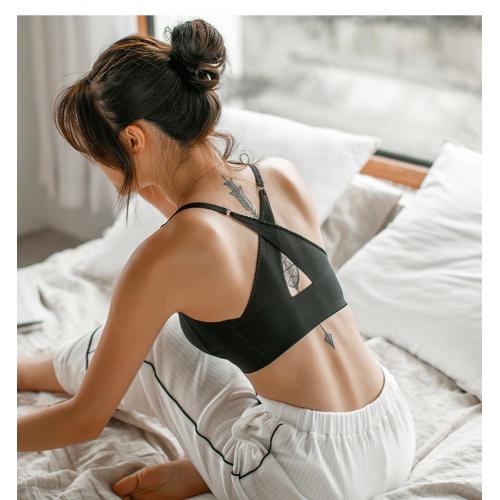 Non marking, anti slip, beautiful back, fresh and non steel ring underwear