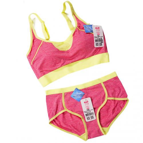 Gentle and comfortable, adjustable back cross shoulder straps, sports bra