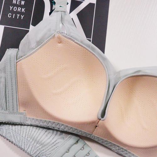 Hanging corner splicing hollow design, skin friendly, comfortable, breathable, no steel ring underwear